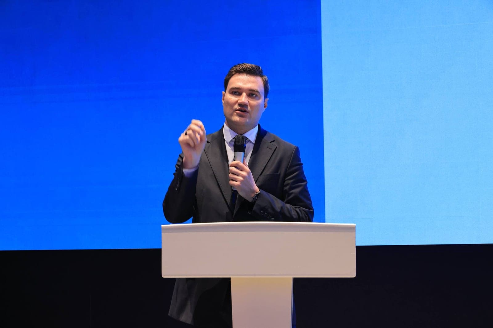 Xalqaro AI Konferensiyasi — 4